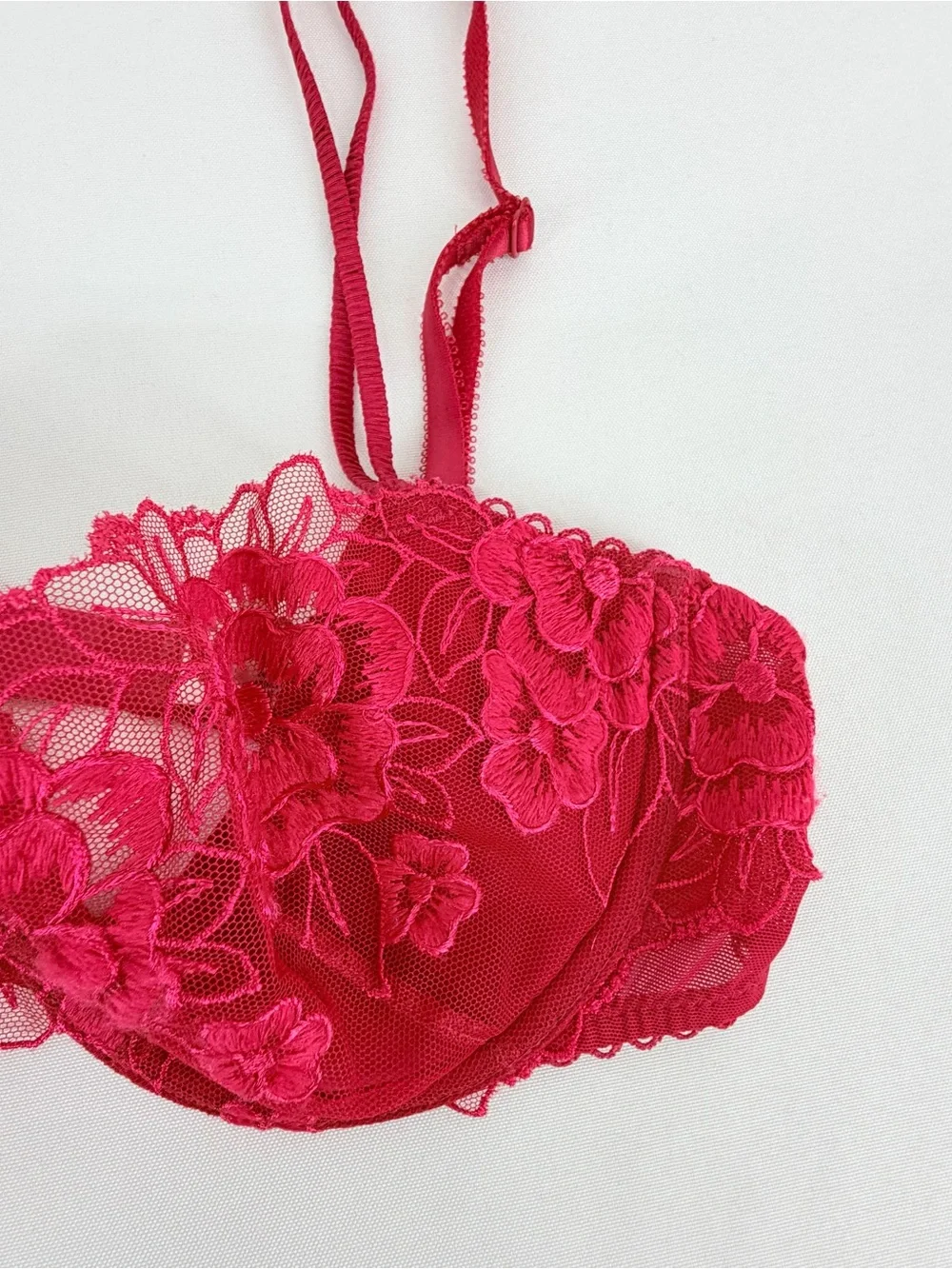 Victoria’s Secret Size 34C Angels Red Lace Demi Bra